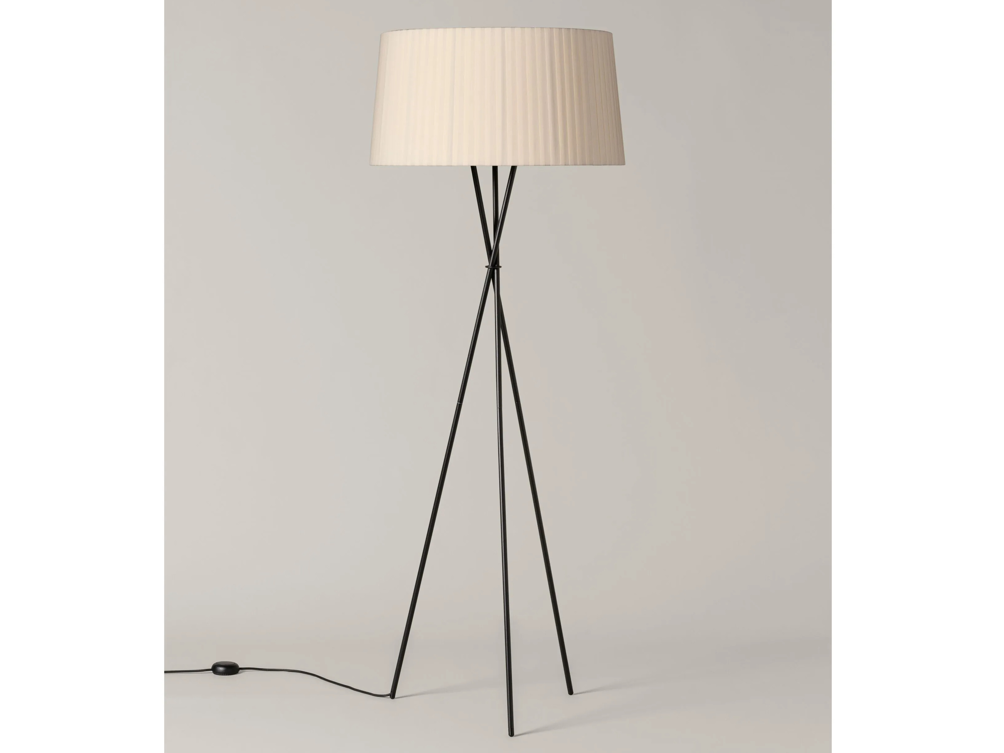 TRÍPODE G5 LED metal floor lamp with dimmer By Santa & Cole