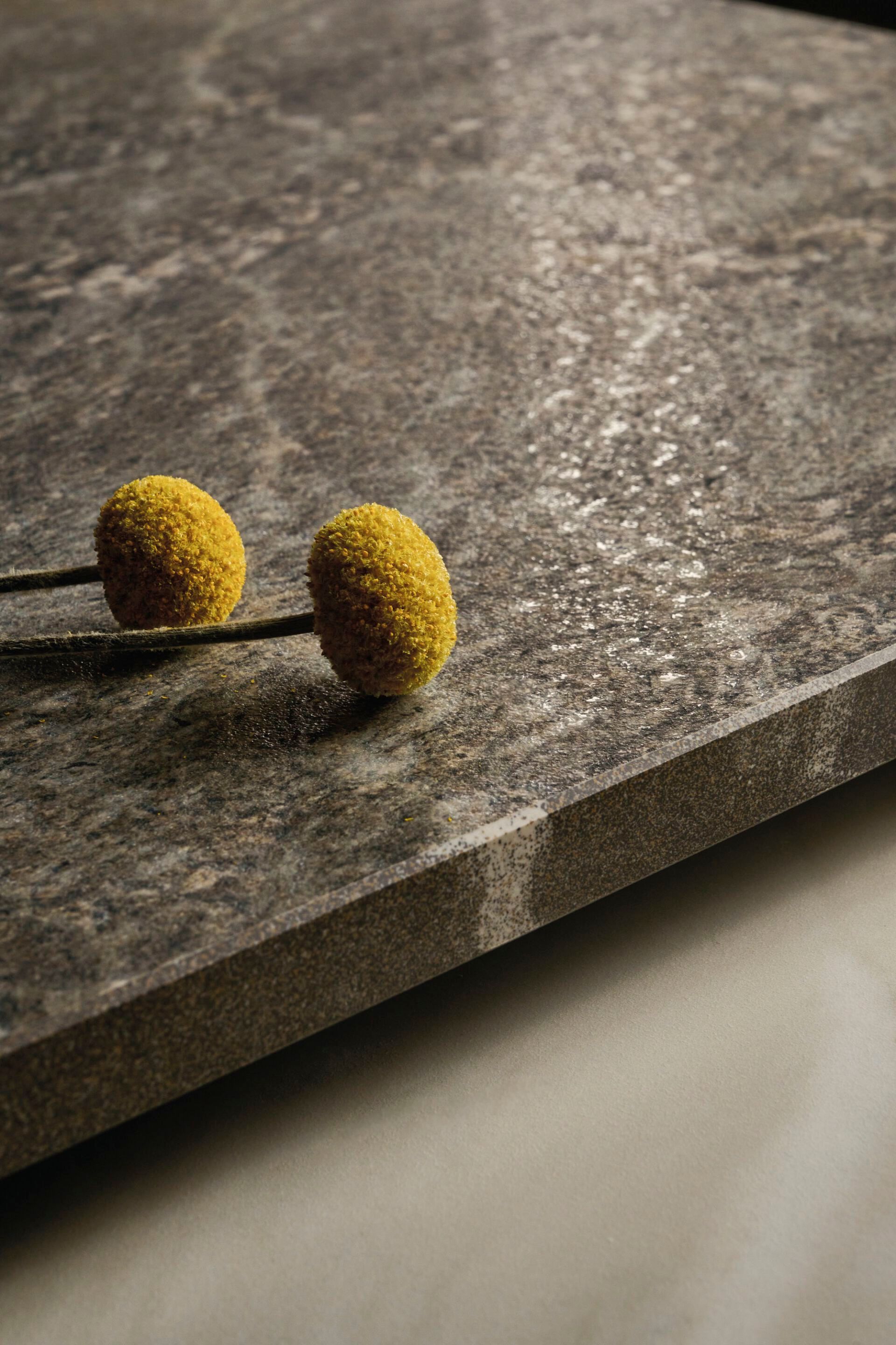 JATOBA BROWN 4D by Sapienstone - Top cucina in gres porcellanato effetto marmo - 4