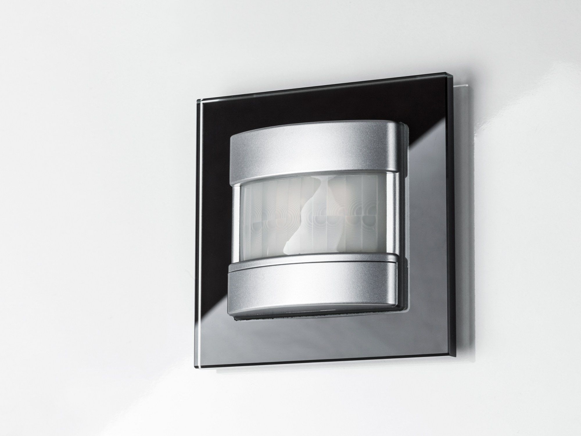 INTERRUTTORE AUTOMATICO KNX by JUNG - Sensore