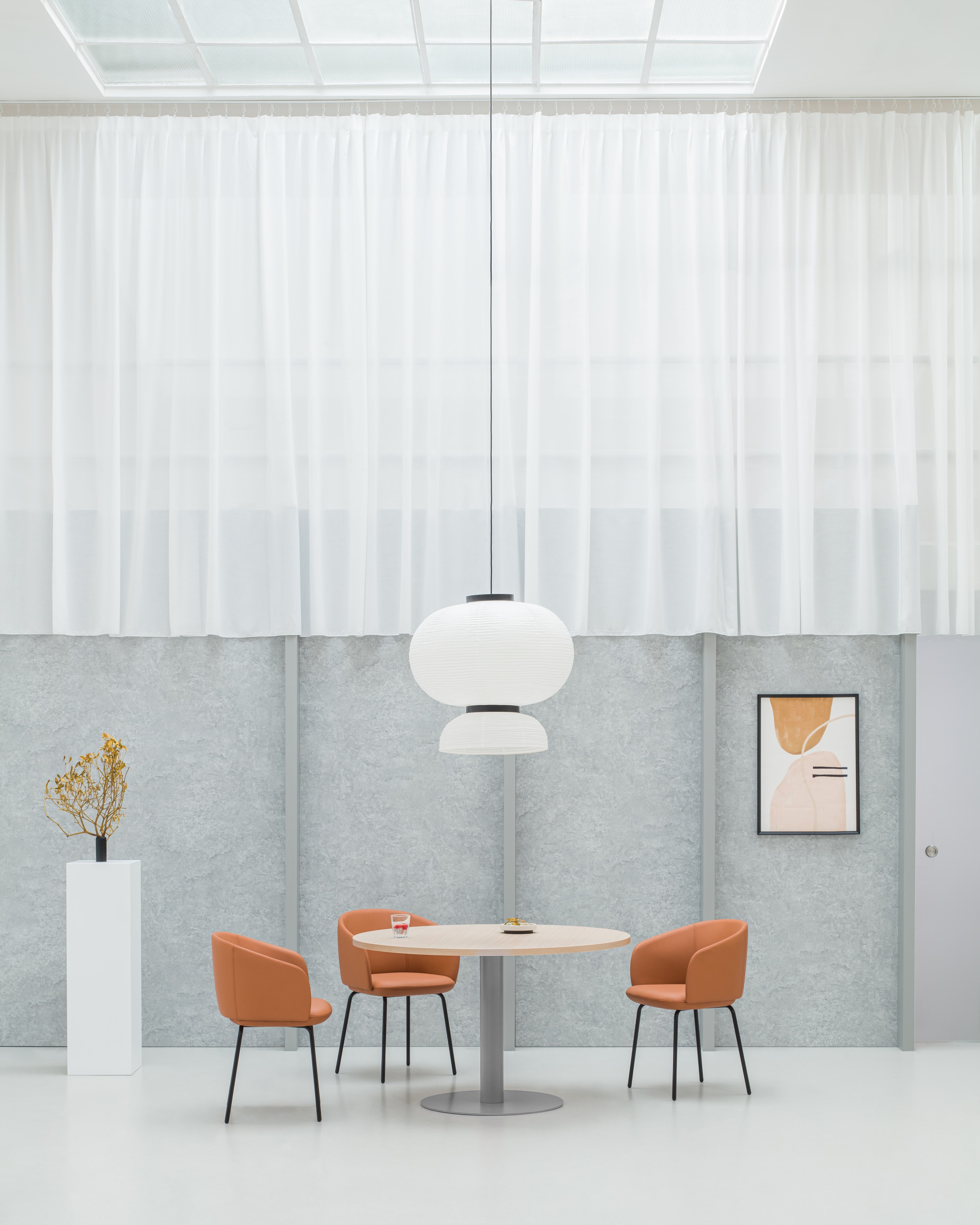 TACK | Table Round MDF meeting table with USB By MDD