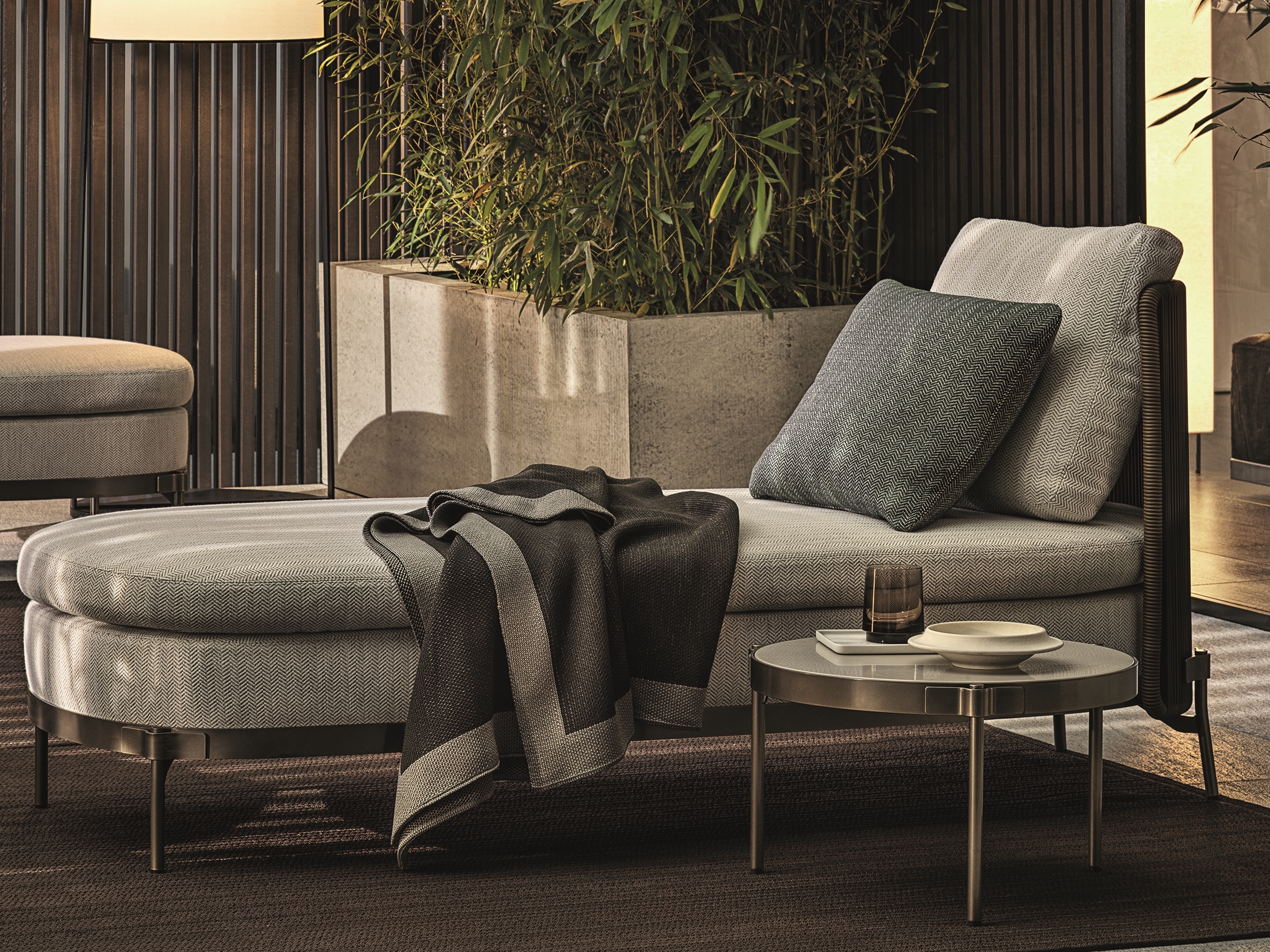 TAPE CORD OUTDOOR | 茶几 By Minotti 设计师Nendo