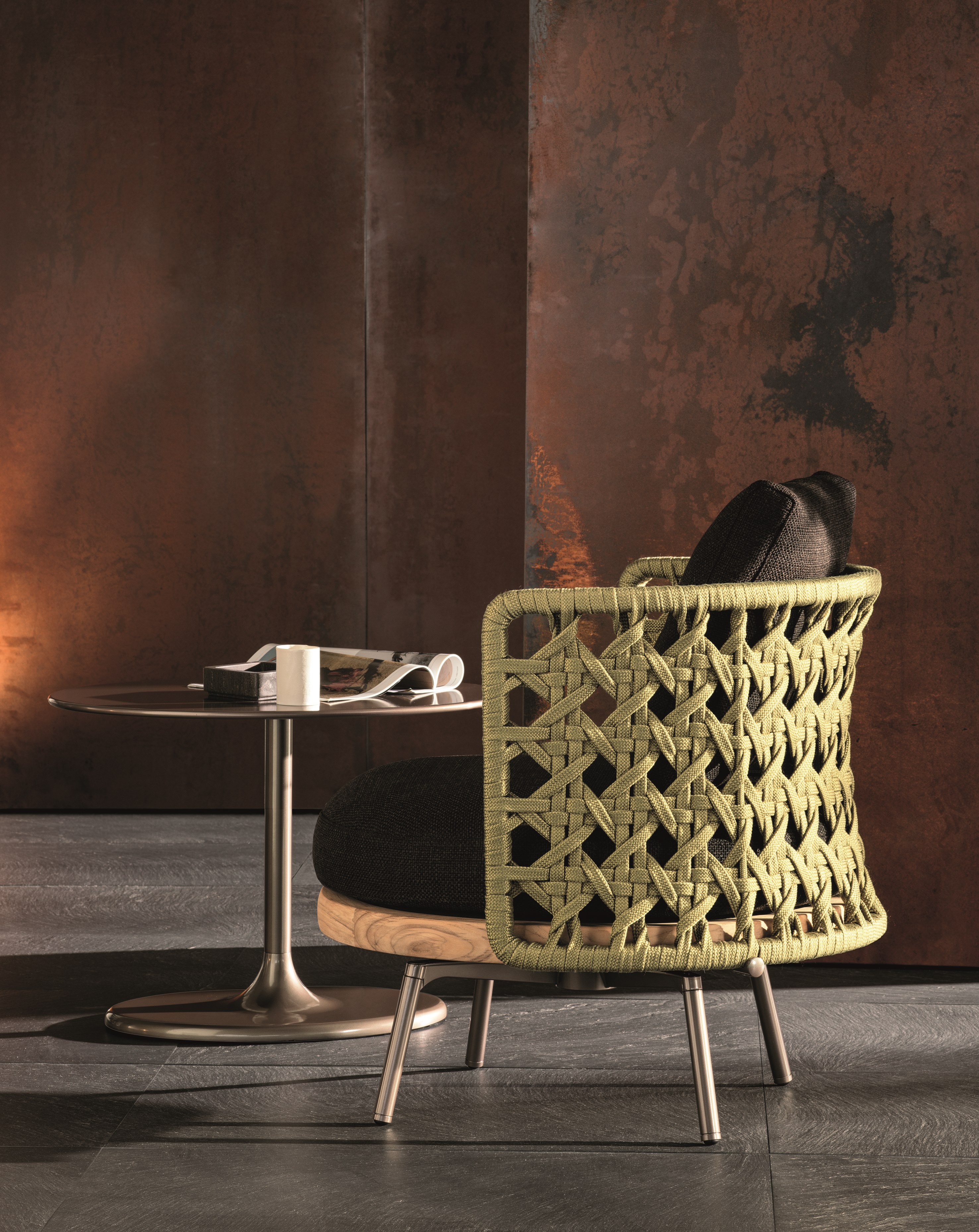 TORII NEST OUTDOOR Outdoor armchair with stringed backrest By Minotti design Nendo