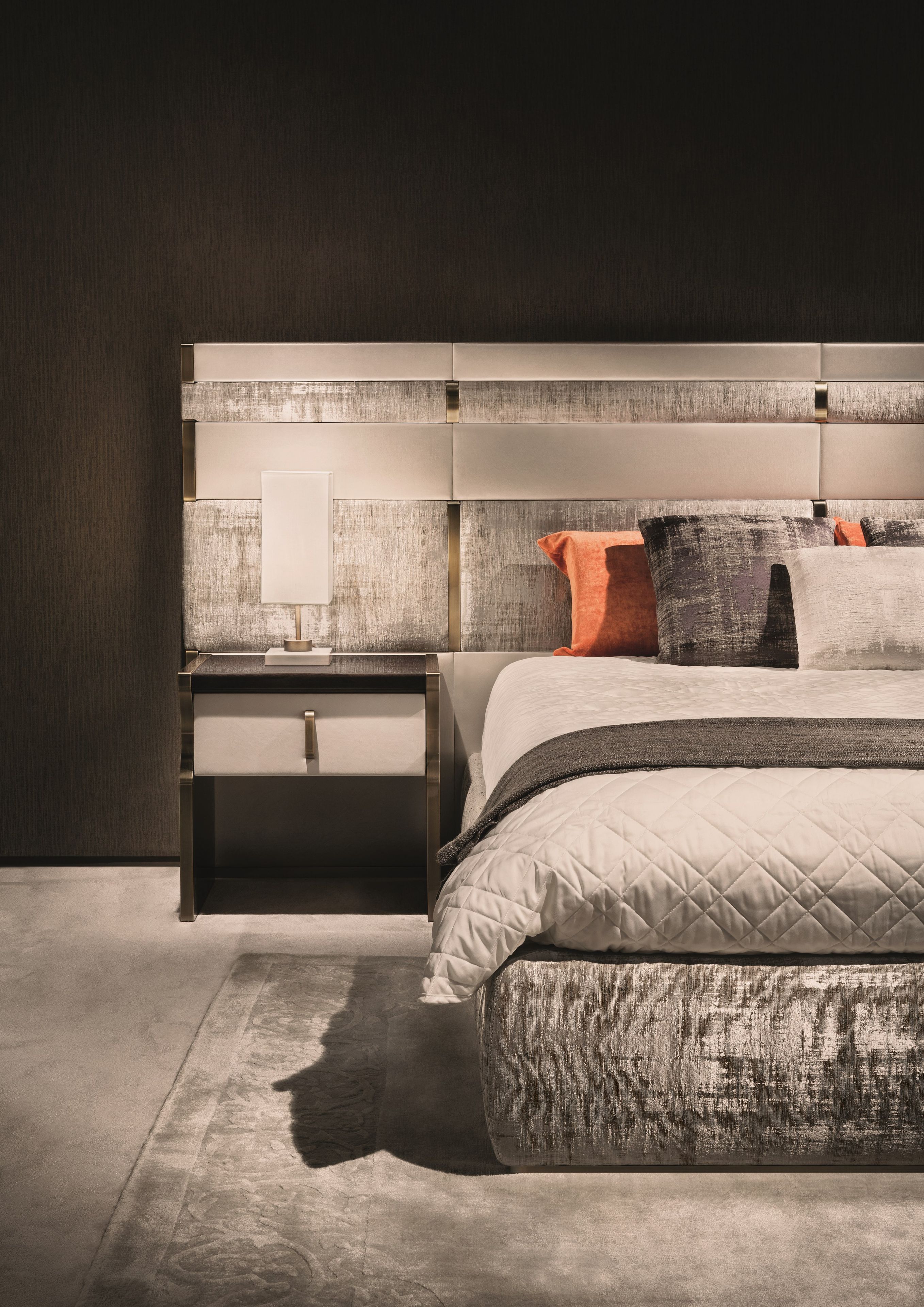 TRILOGY by Capital Collection - Comodino rettangolare in legno con cassetti - 4