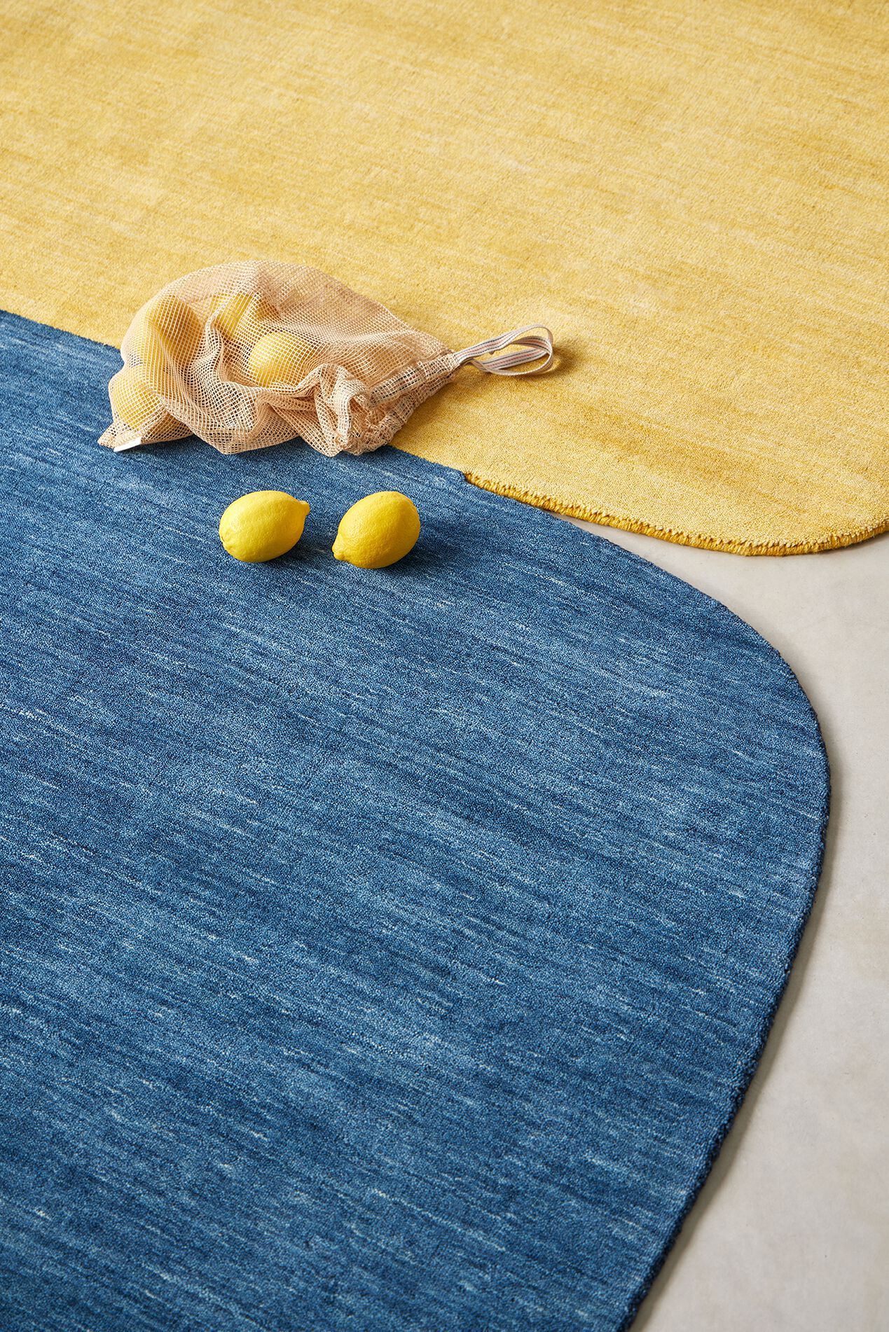 NATURALEZA BLUE YELLOW Rug By Tacto | design Aranda Aloy Enblanc