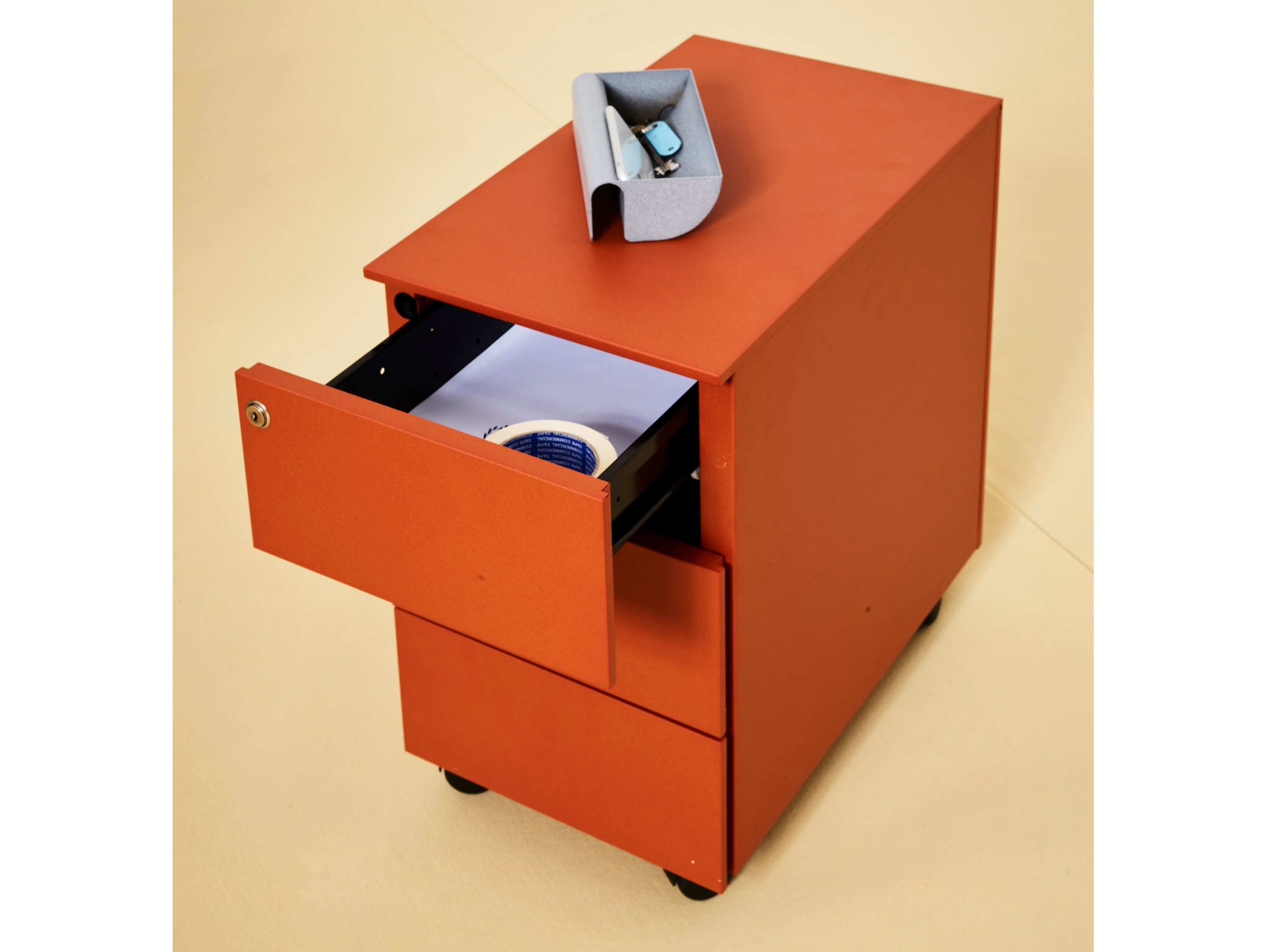 UNIBOX Metal office drawer unit with castors By Manerba