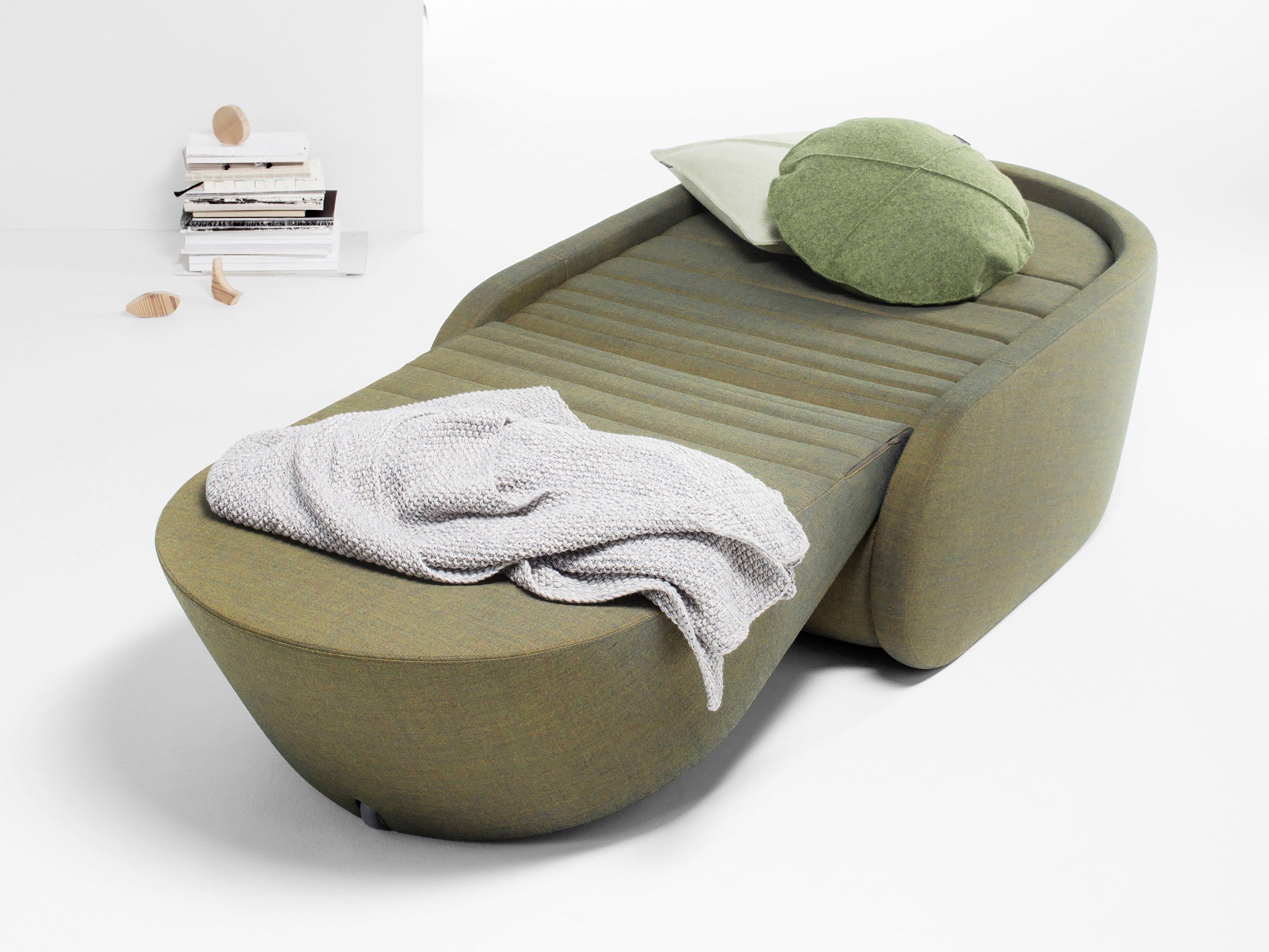 UPLIFT Fabric armchair bed By Prostoria
