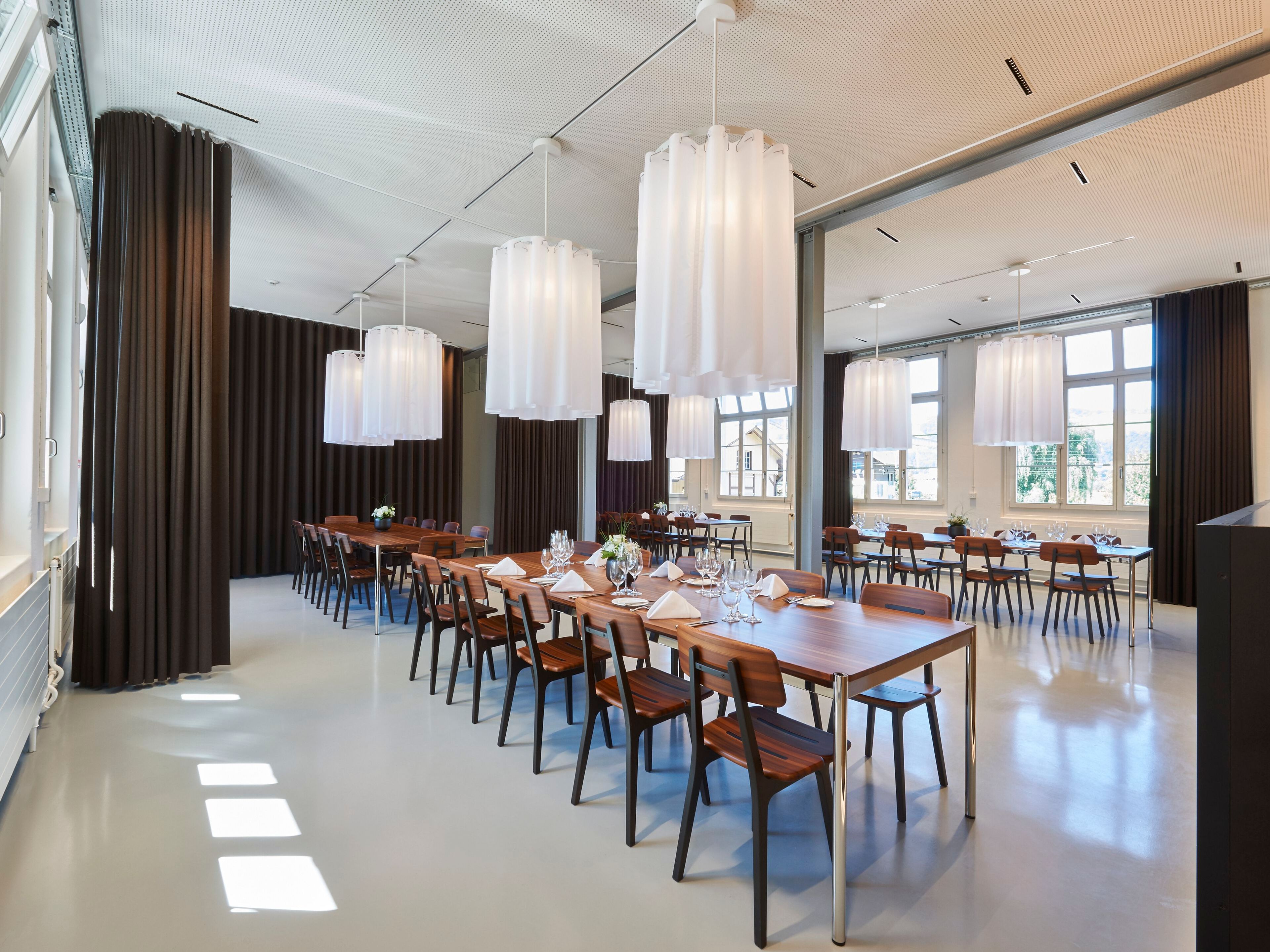 USM HALLER TABLE Table By USM