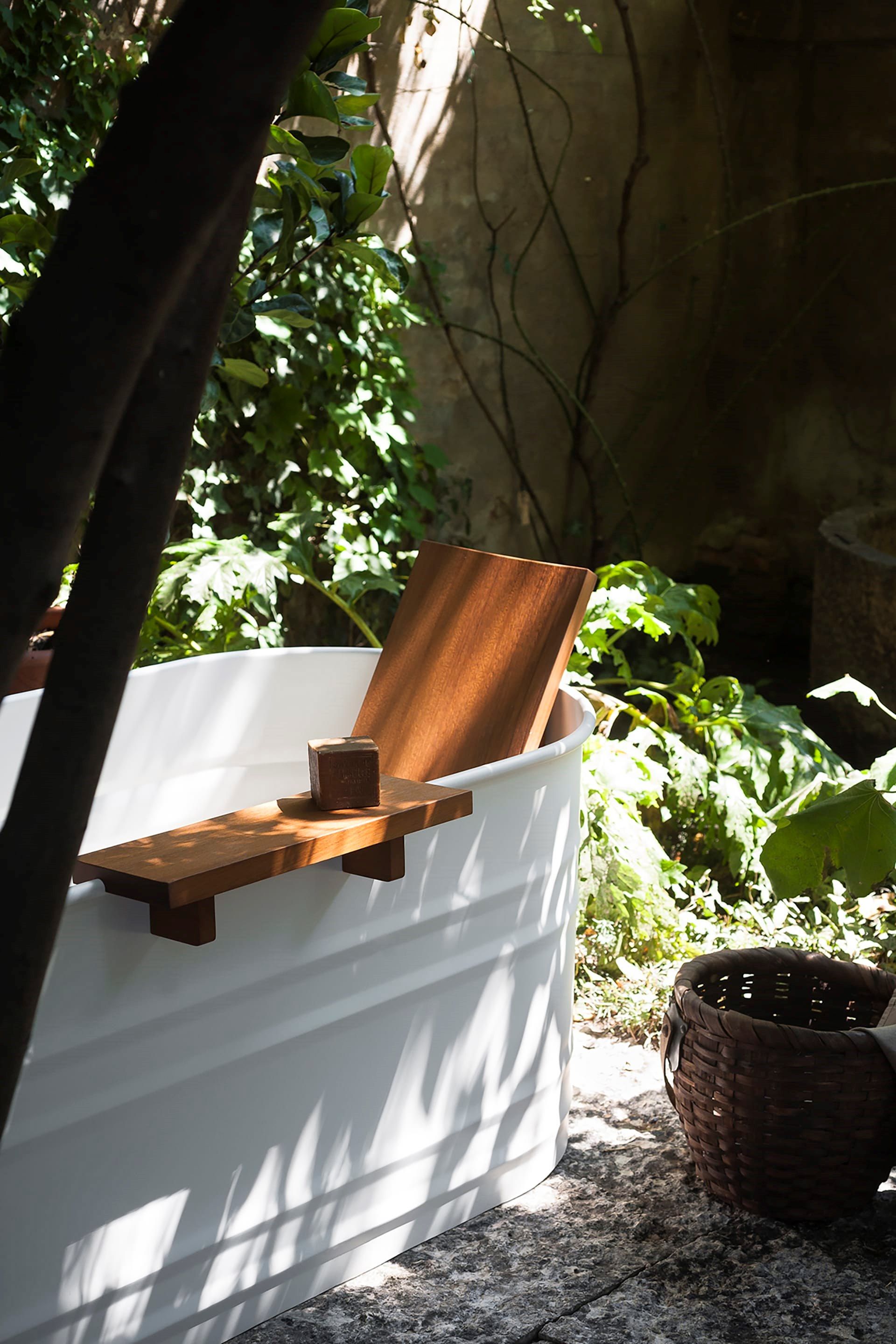 VIEQUES OUTDOOR Bathtub Vieques Collection By Agape design Patricia