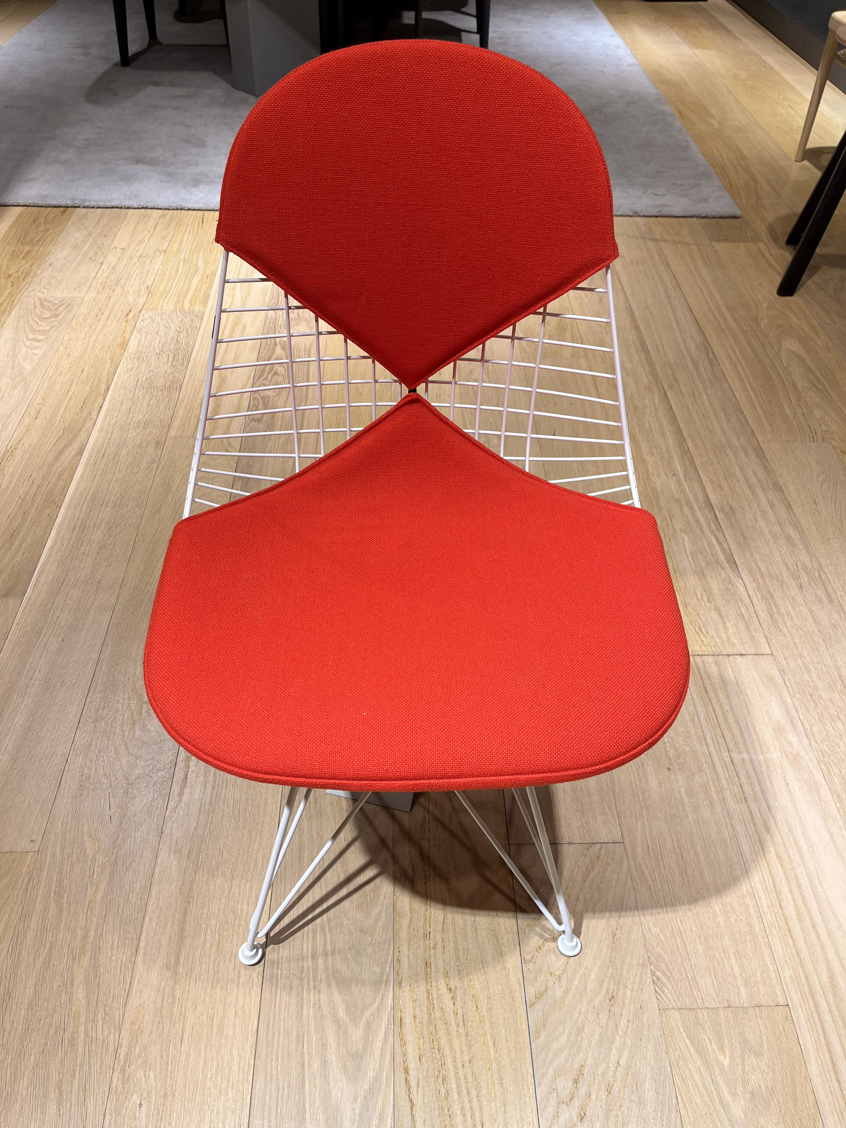 VITRA WIRE CHAIR DKR 2 WHITE Chair By In Stock design Charles & Ray