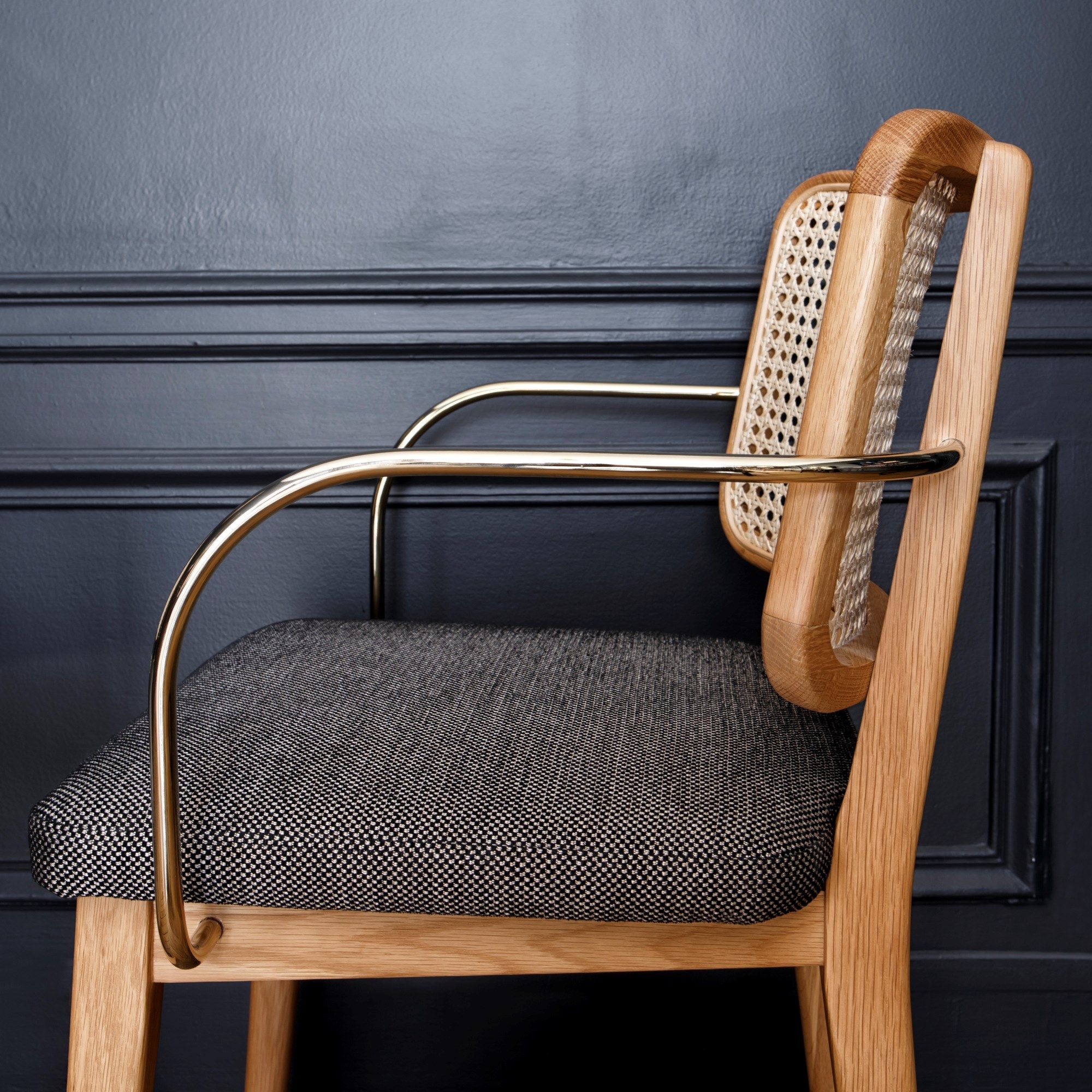 WICKER Vintage style wicker chair with armrests By RED EDITION