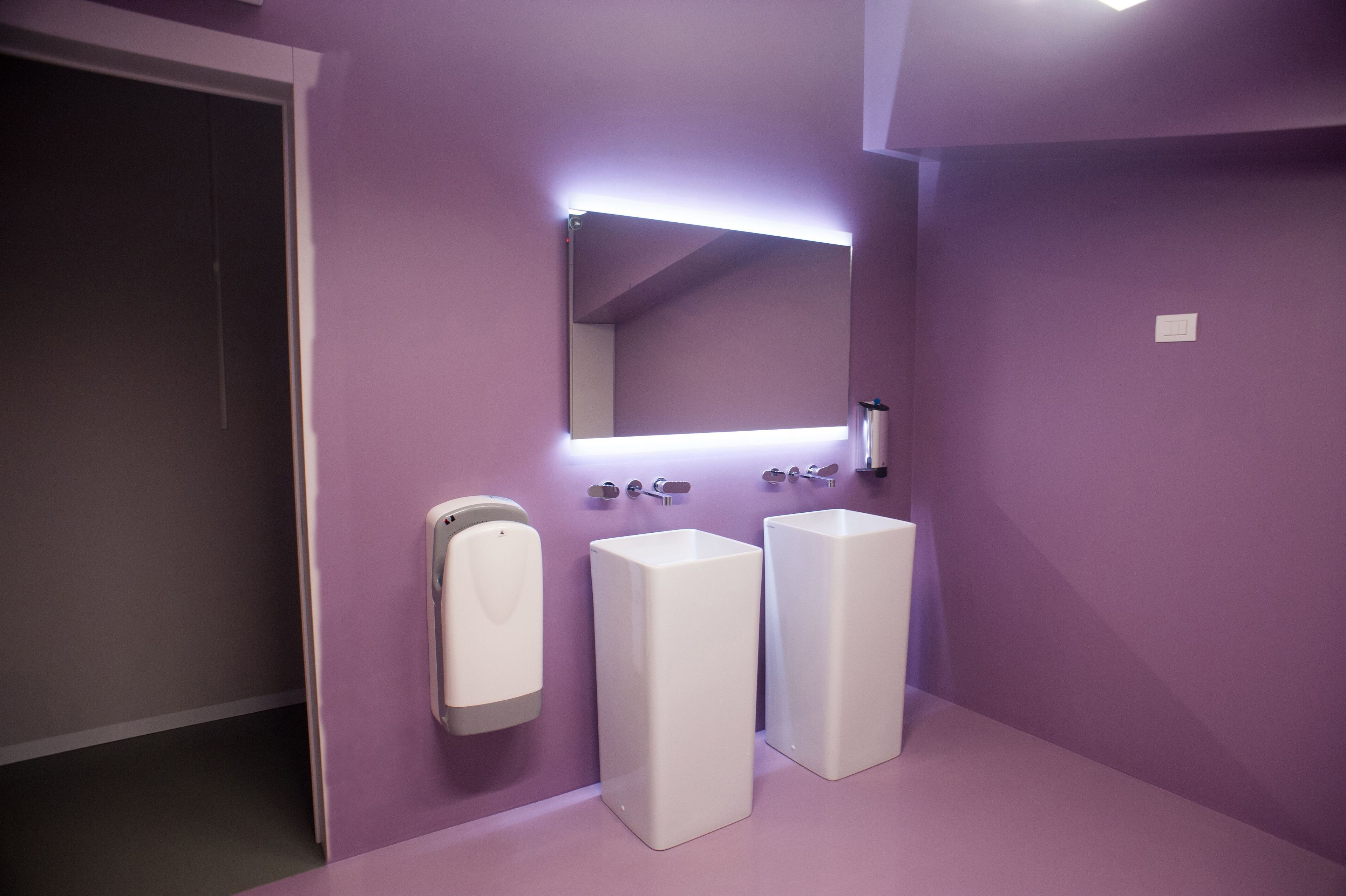 OMEGA Linear lighting profile By WayPoint