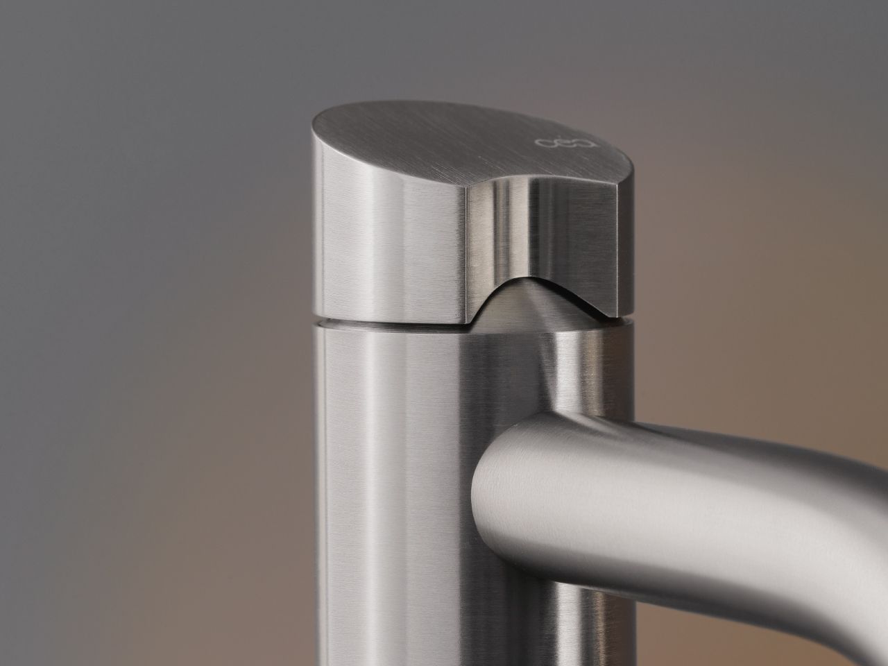 ZIQQ 37 by Ceadesign - Miscelatore idroprogressivo monoforo - 2