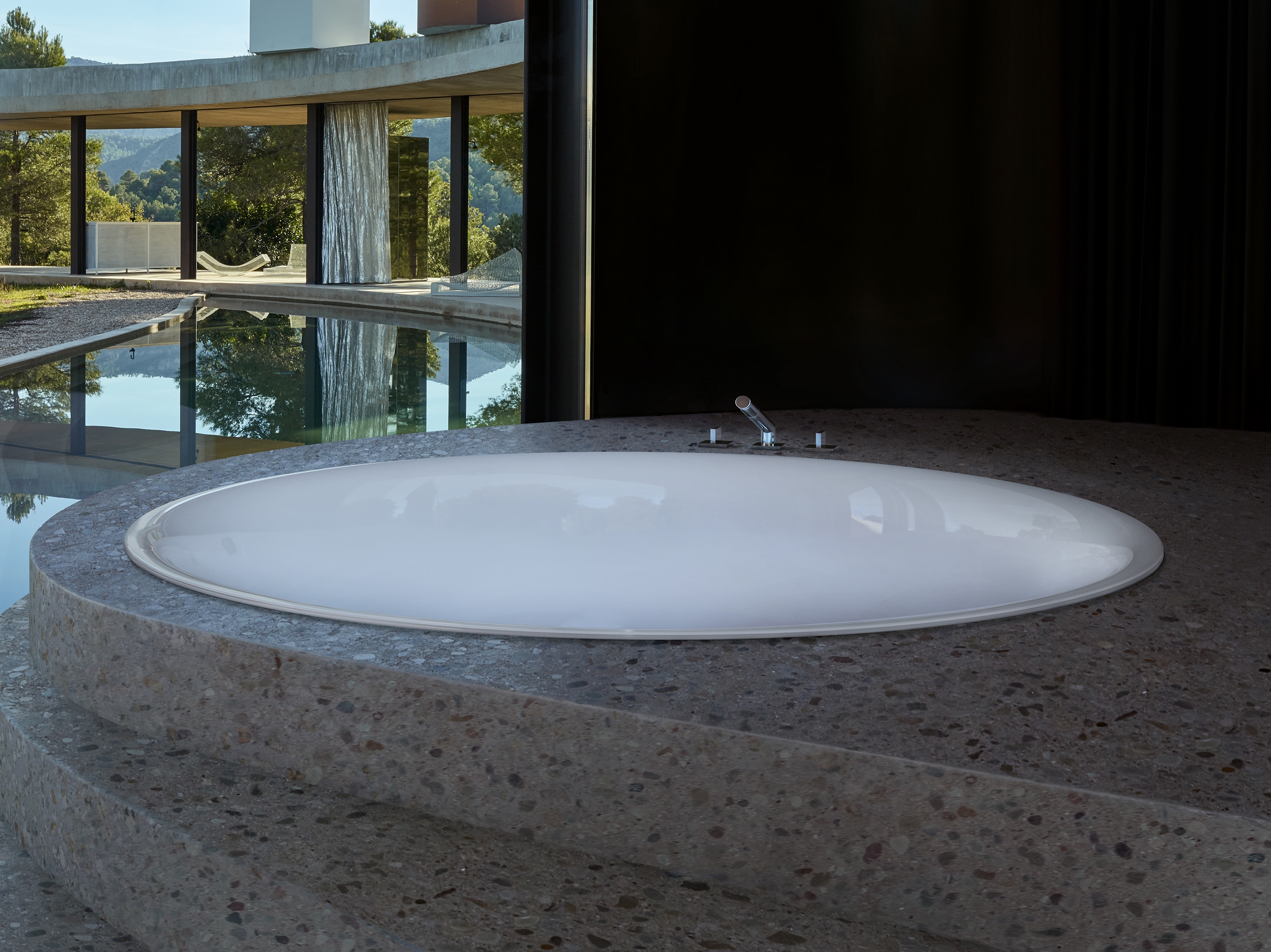 BETTEPOND Round built-in bathtub By Bette | design Tesseraux + Partner