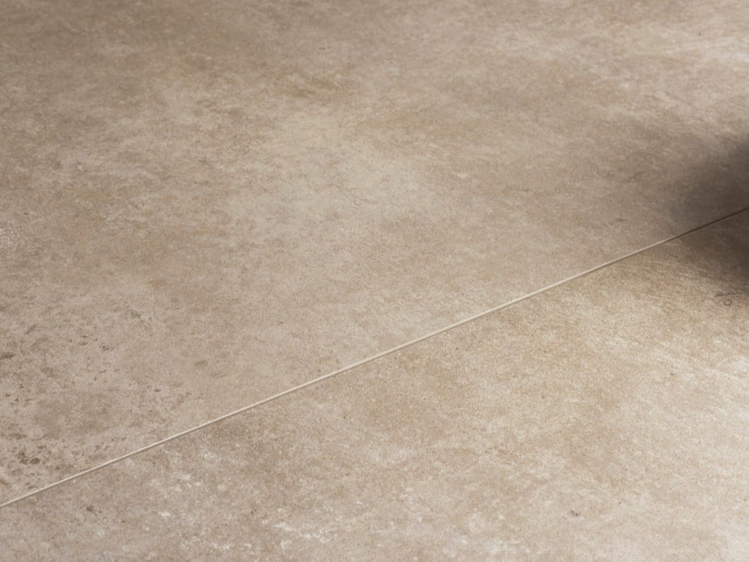 CM2 CON.CREA EARTH by ARIOSTEA - Pavimento/rivestimento in gres porcellanato per esterni effetto cemento