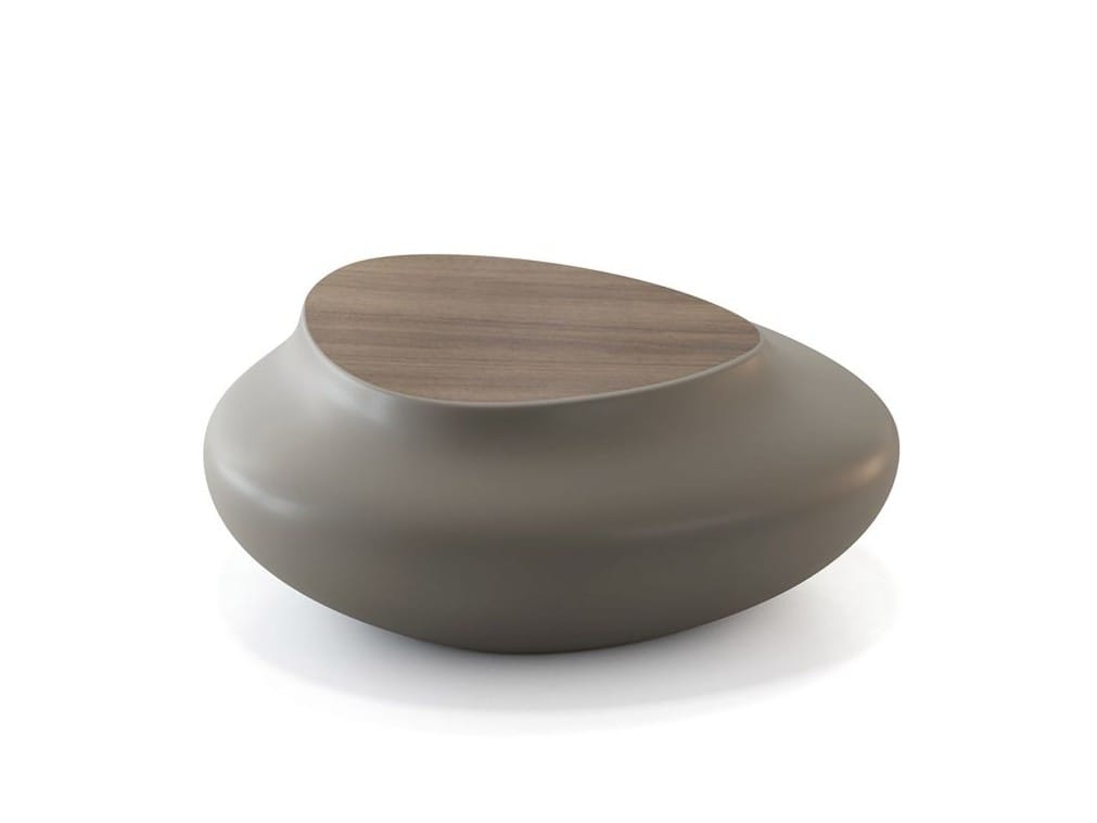 CUTE CUT Cocktail table in polyester resin and fibre glass By Roche