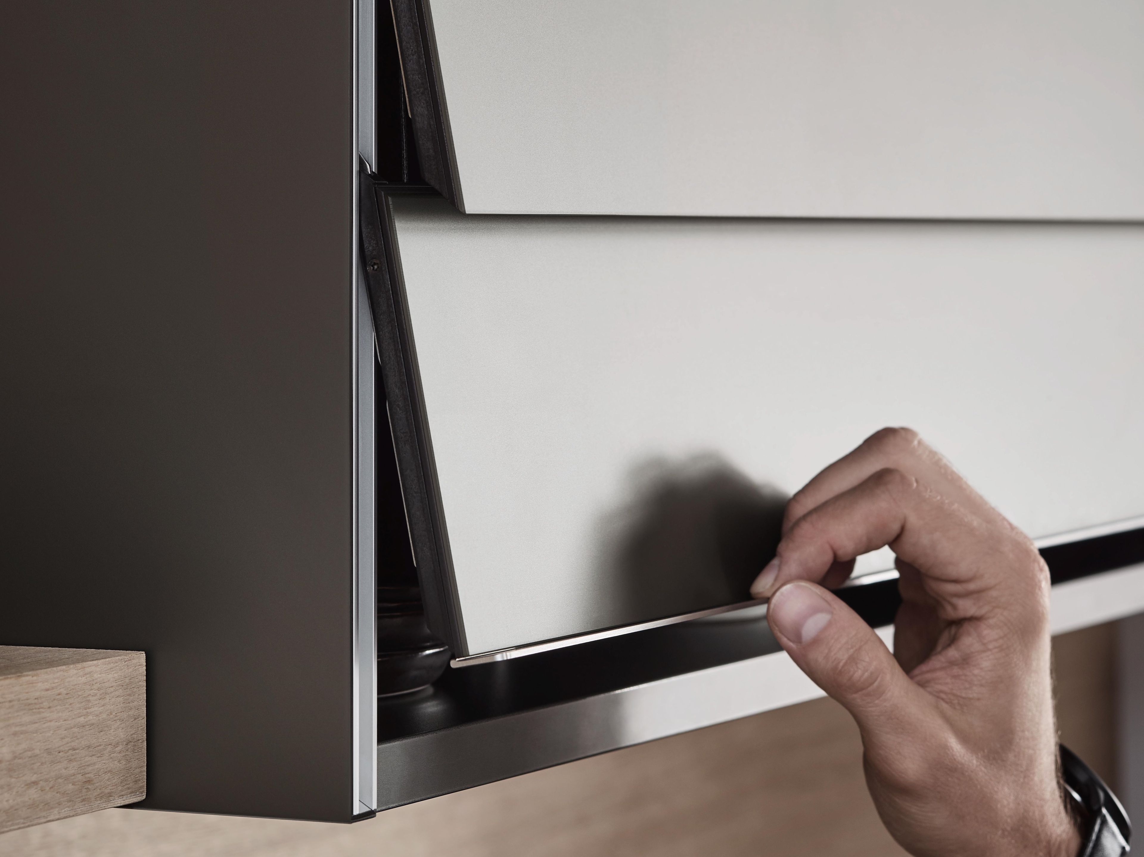 FLIPDOOR by REHAU - Anta a serrandina