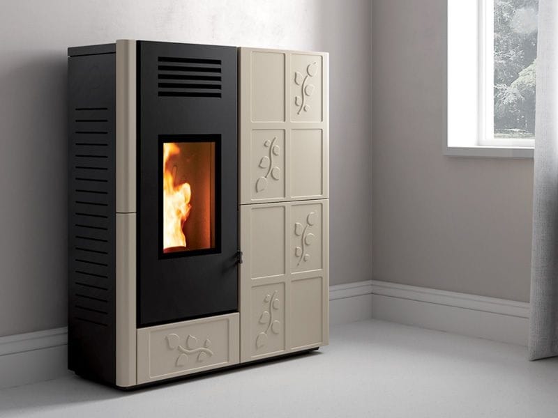 FOLIA | Termostufa by CAMINETTI MONTEGRAPPA - Termostufa a pellet in acciaio e maiolica