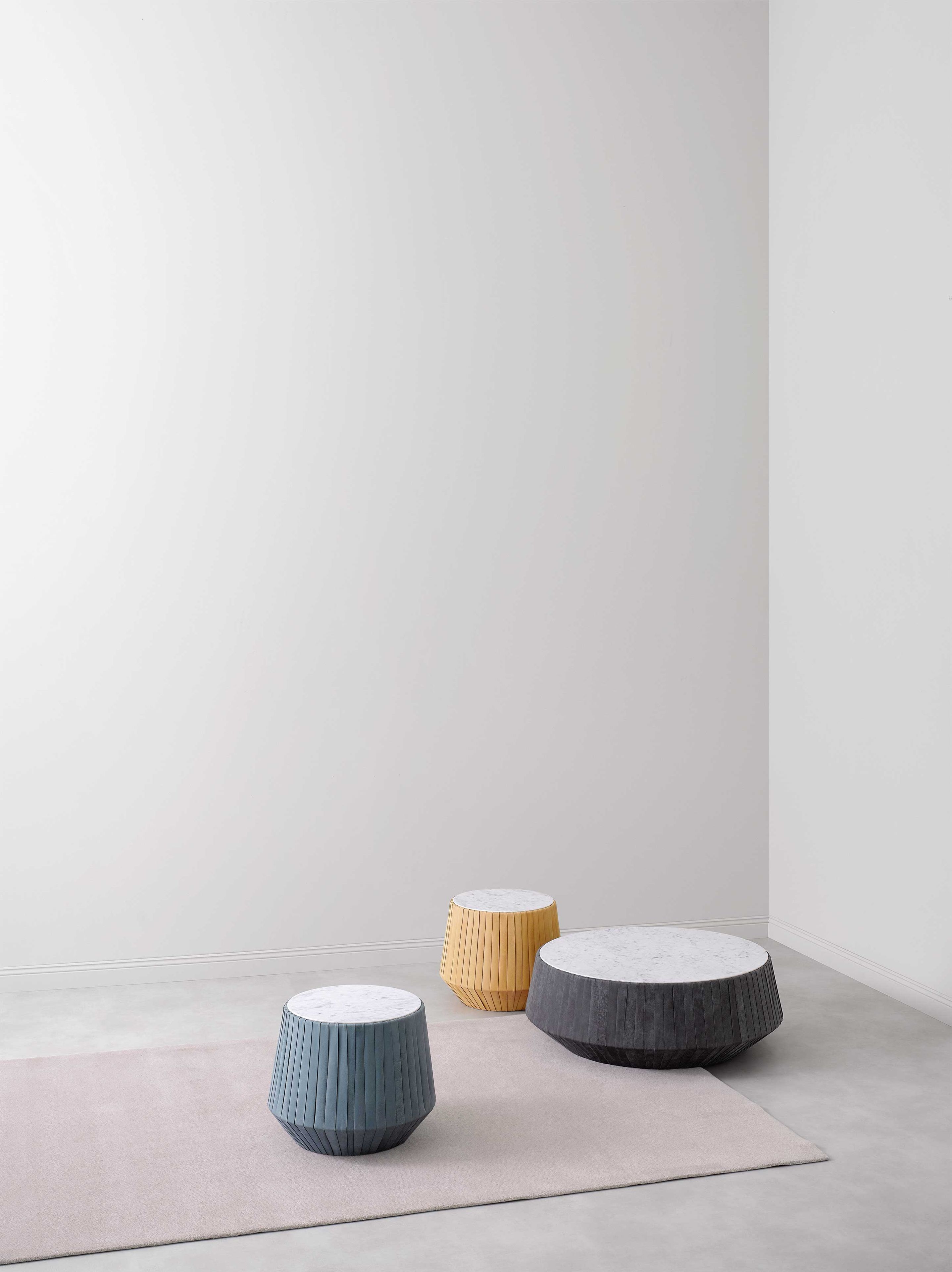 Round leather coffee table HOOP By Paola Zani design Gianluca Ferullo