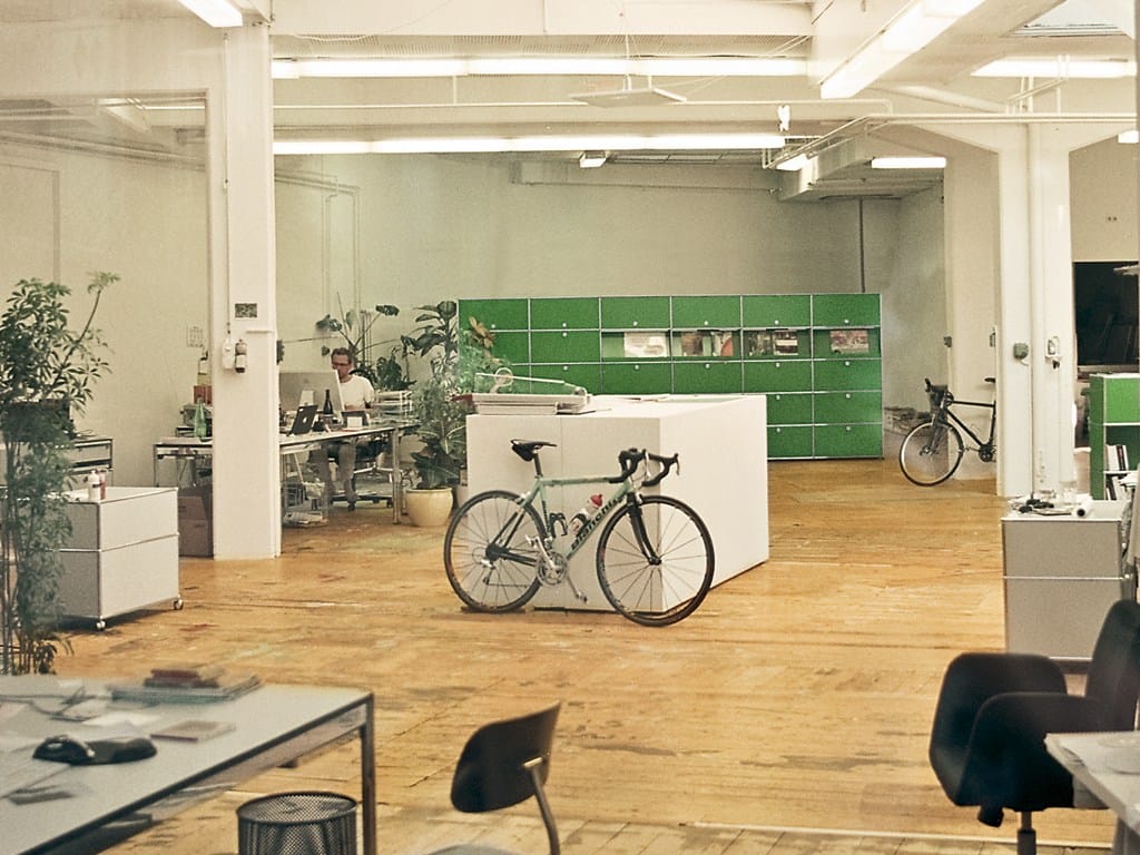 USM HALLER CREDENZA AS OFFICE STORAGE Armoire de bureau By USM design