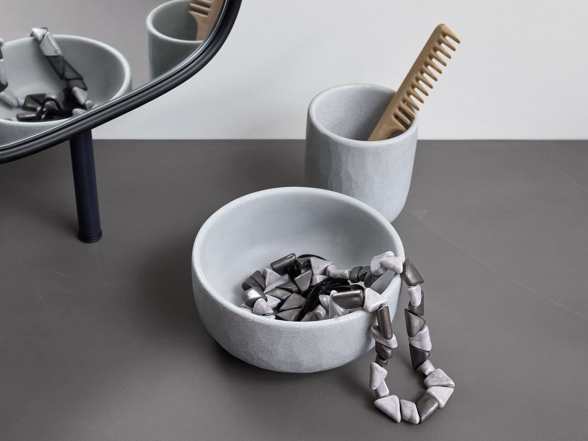 JAPAN Cocciopesto toothbrush holder By Rexa Design