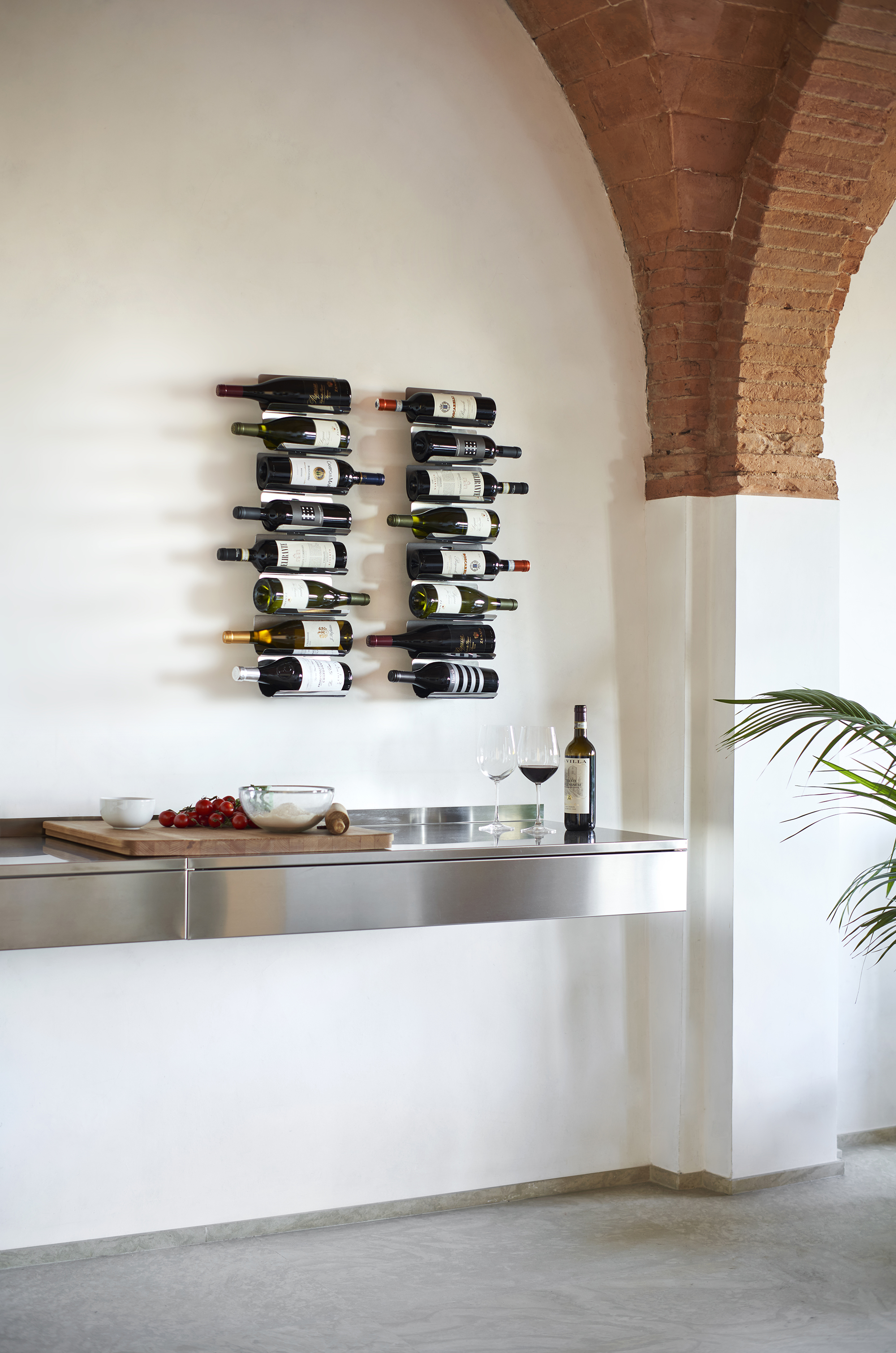 PTOLOMEO VINO WALL Bottle rack By Opinion Ciatti | design Bruno Rainaldi