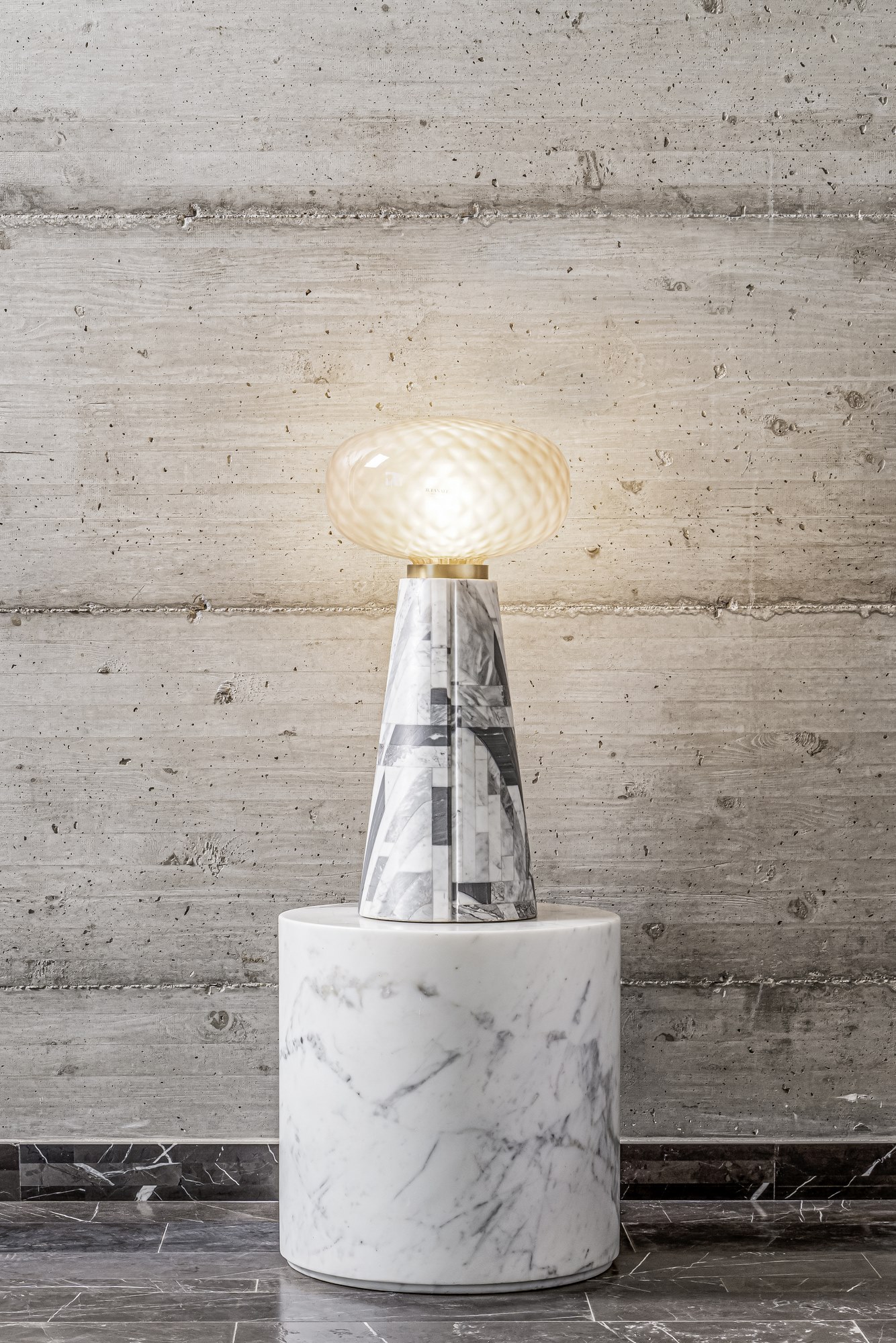 SEVEN BLOOMS by Stonethica - Lampada da terra in marmo di Carrara - 6