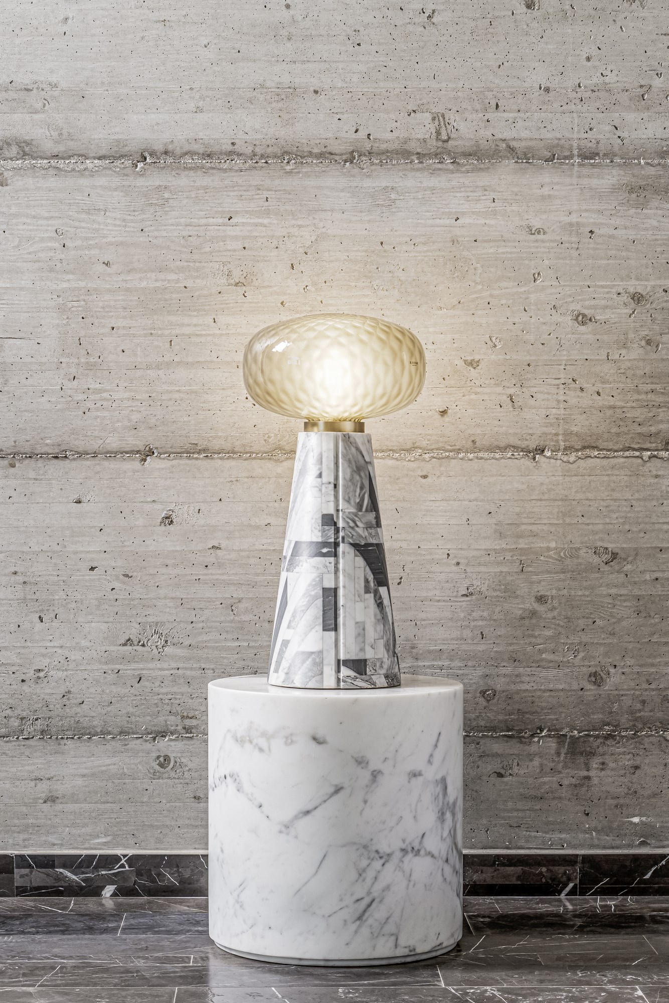 SEVEN BLOOMS by Stonethica - Lampada da terra in marmo di Carrara - 4