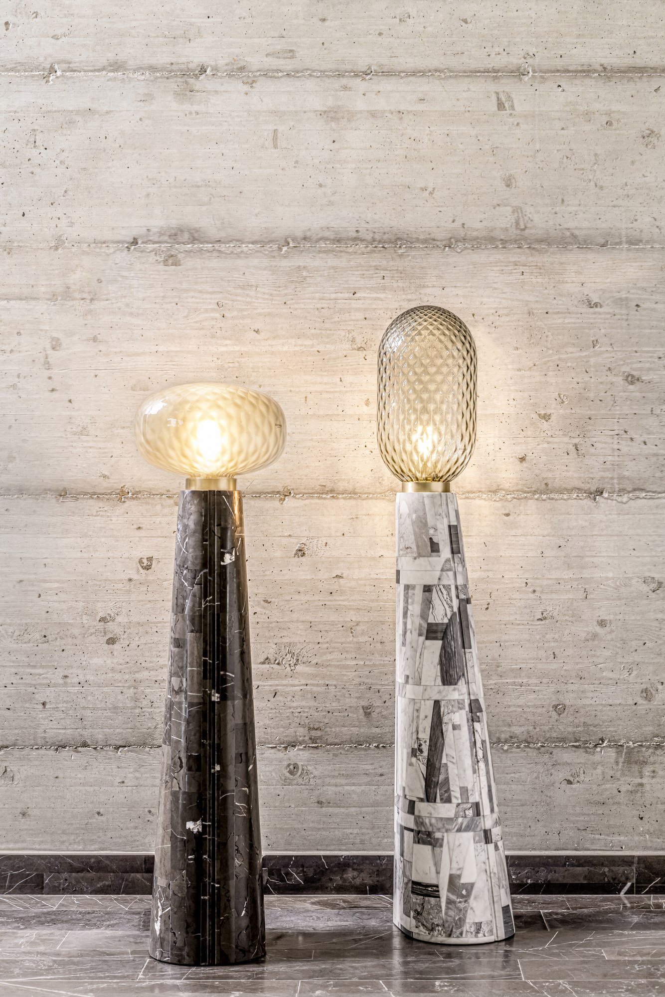 SEVEN BLOOMS by Stonethica - Lampada da terra in marmo di Carrara - 11