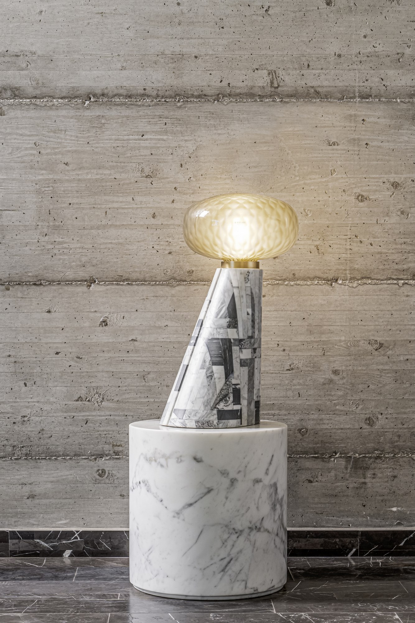 SEVEN BLOOMS by Stonethica - Lampada da terra in marmo di Carrara - 10