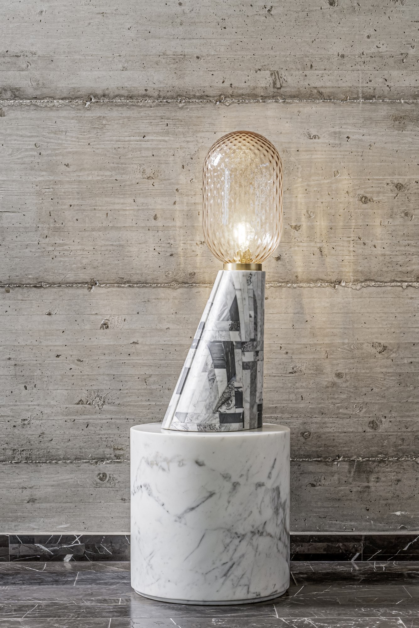 SEVEN BLOOMS by Stonethica - Lampada da terra in marmo di Carrara - 8