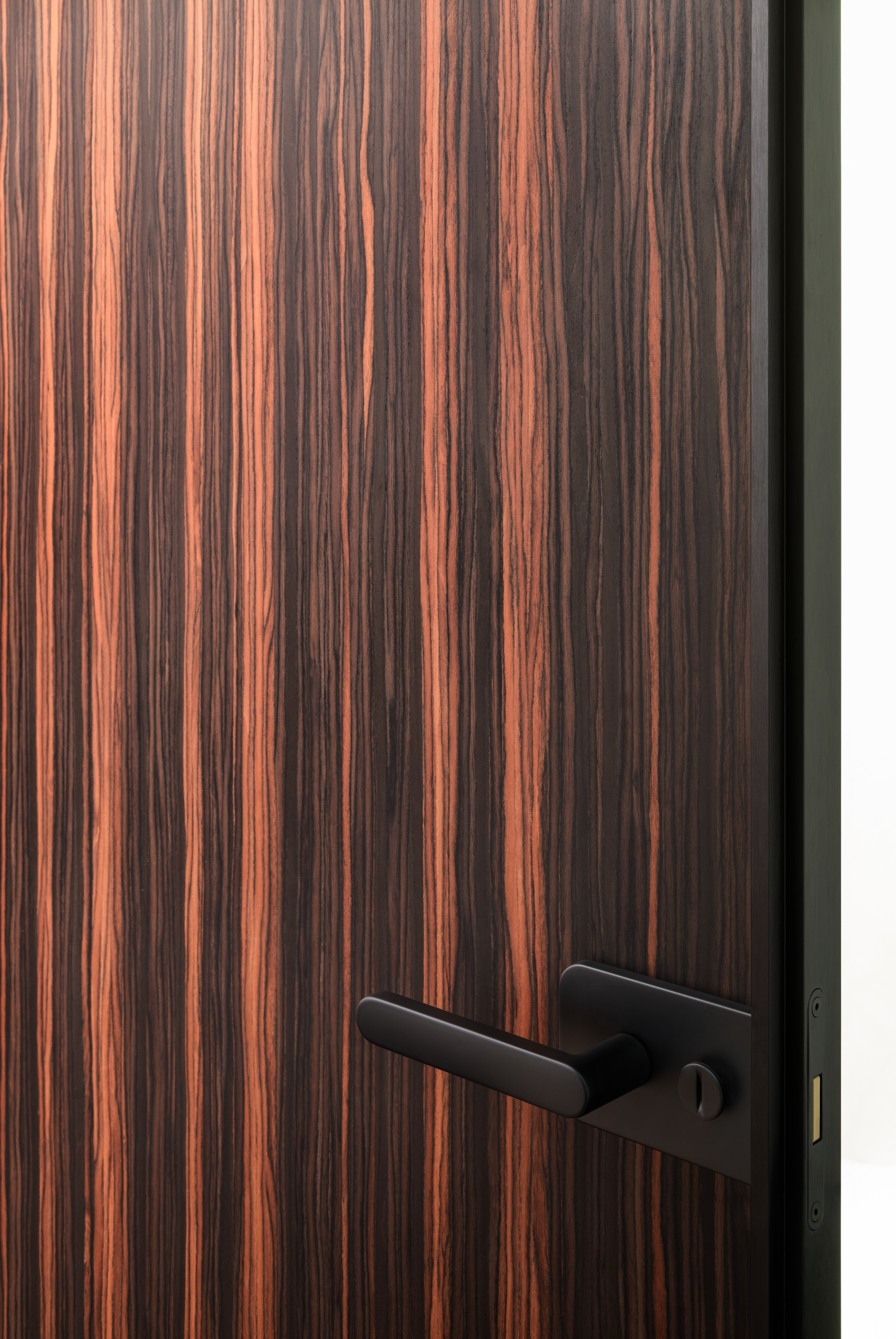 SHERAZADE SWING PLAIN by Glas Italia - Porta a battente a filo muro in legno - 2