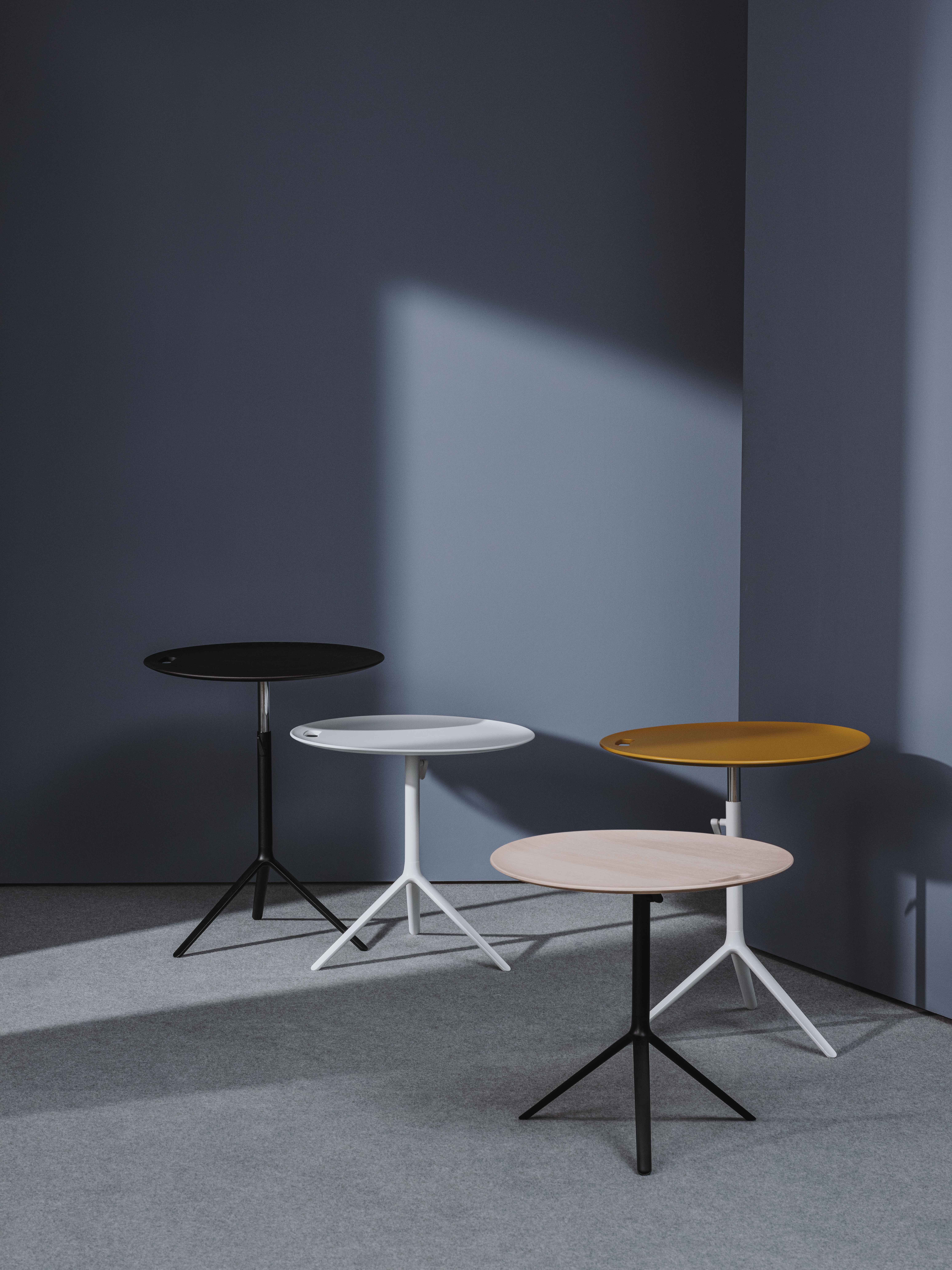 TRIADA OCCASIONAL ME6072 coffee table By Andreu World design Benjamin ...
