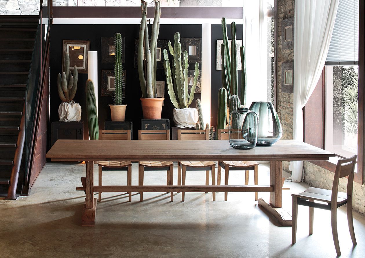 Solid wood kitchen table VIKING By Devina Nais