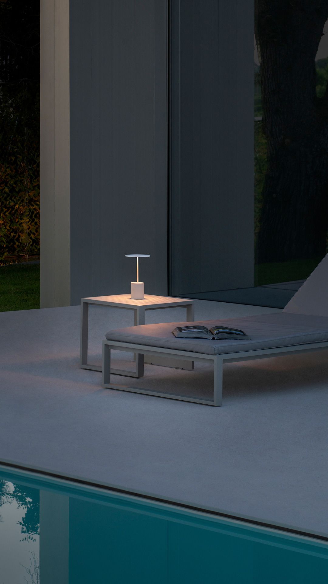 YORU Outdoor table lamp By Arkoslight design Rubén Saldaña