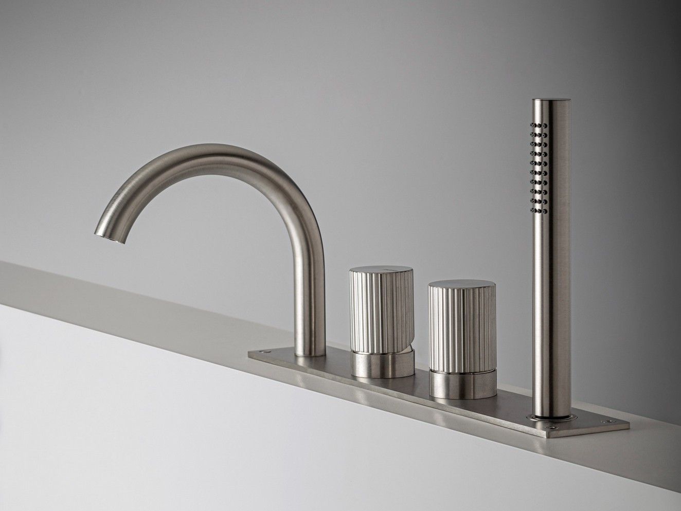 Z316_SH Deck mounted bathtub tap Z316 Collection By ZAZZERI design