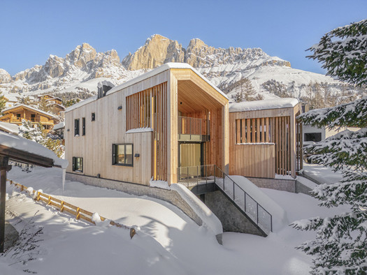 Casa Carezza: vivere il panorama delle ruvide cime della Val d'Ega