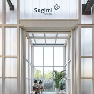 Rivestimenti di facciata traslucidi in policarbonato Rodeca - Gruppo Sogimi